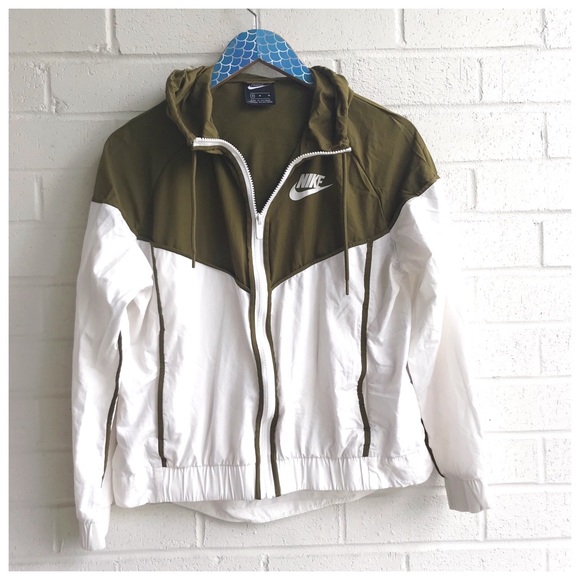 nike windrunner green and white